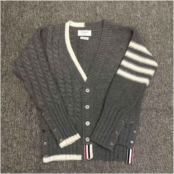 톰브라운 비대칭 스티치 가디건