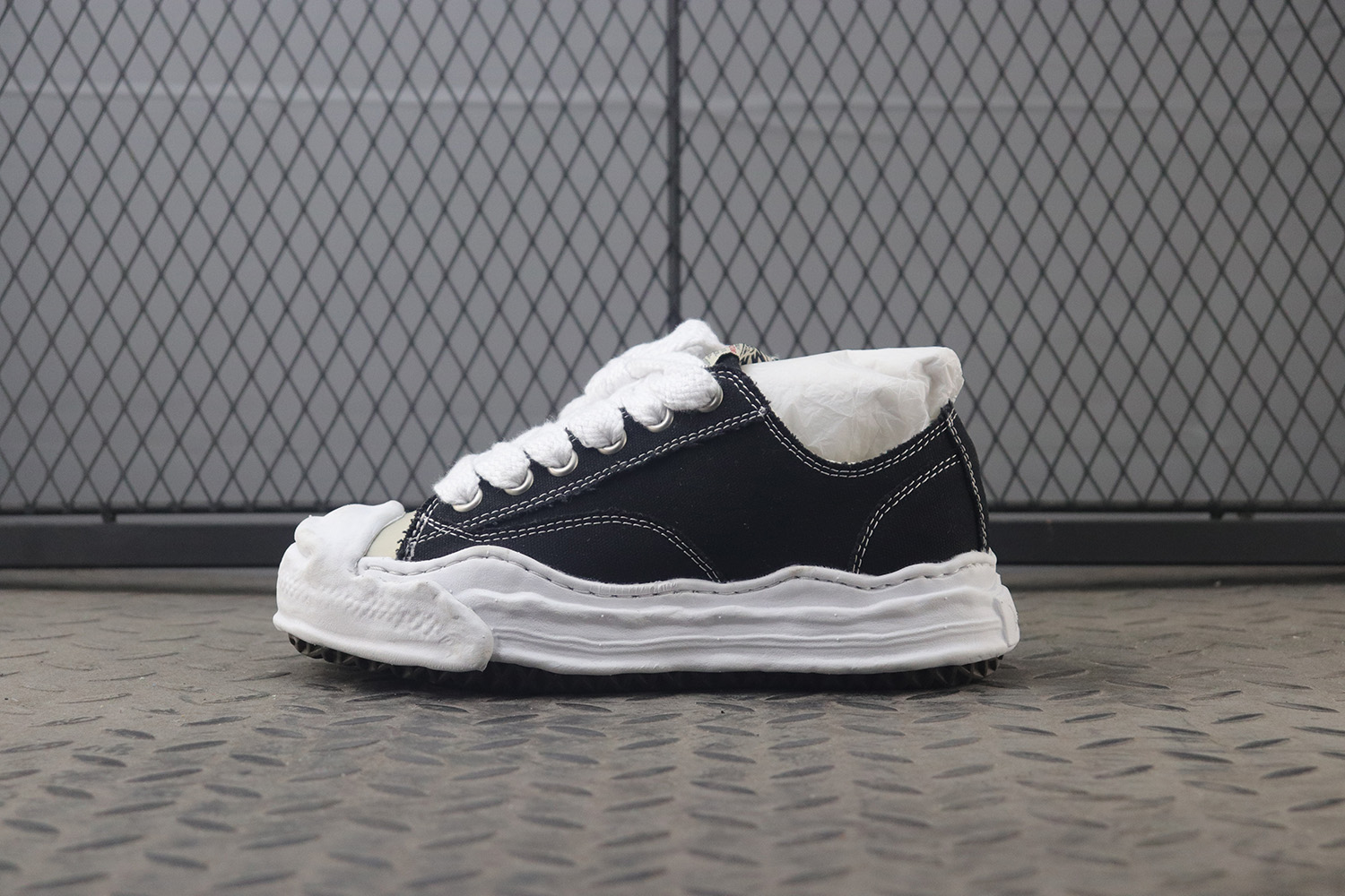 메종 미하라 야스히로 행크 OG 솔 캔버스 로우탑 스니커즈 블랙