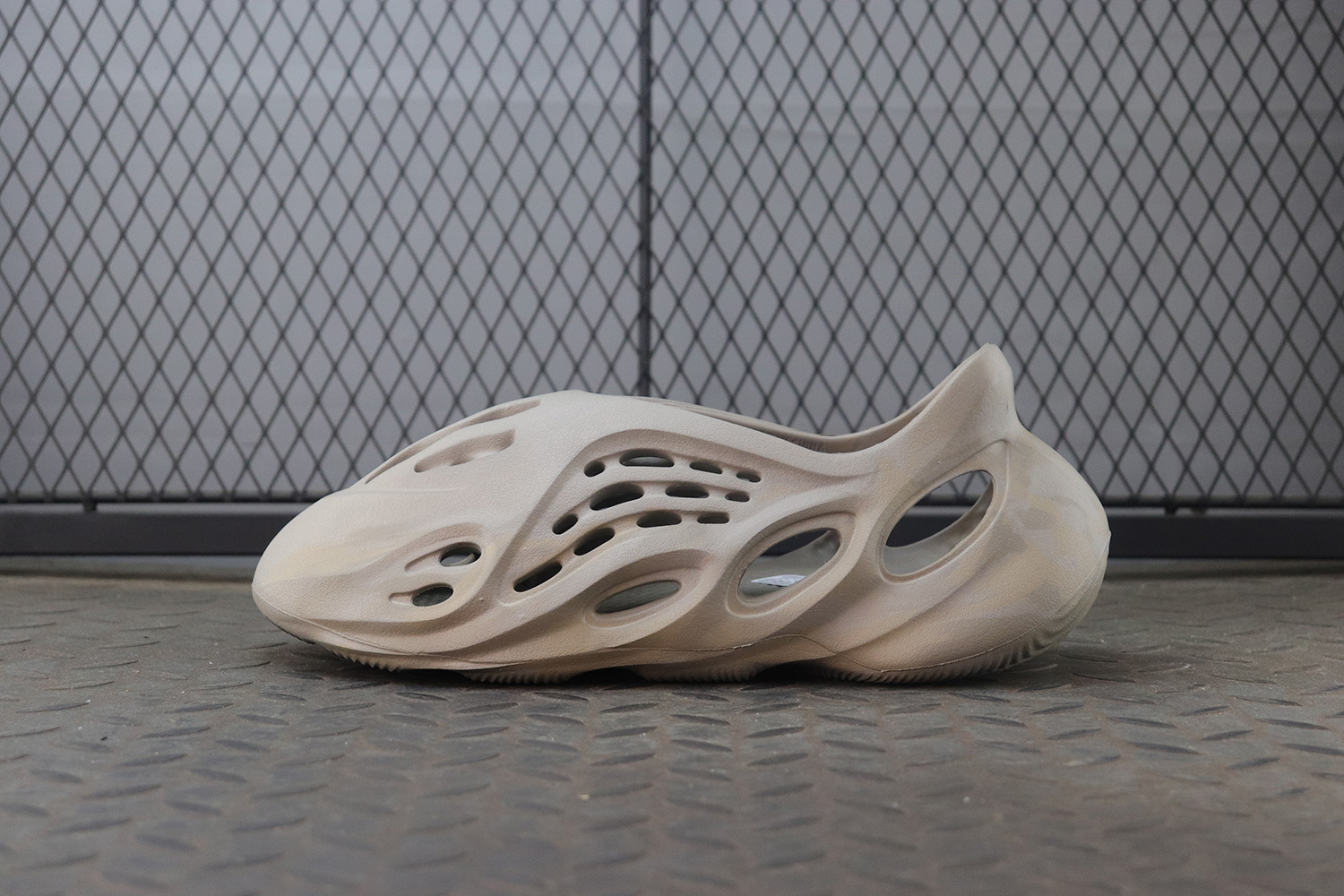 [PK공장]아디다스 이지폼러너 스톤세이지