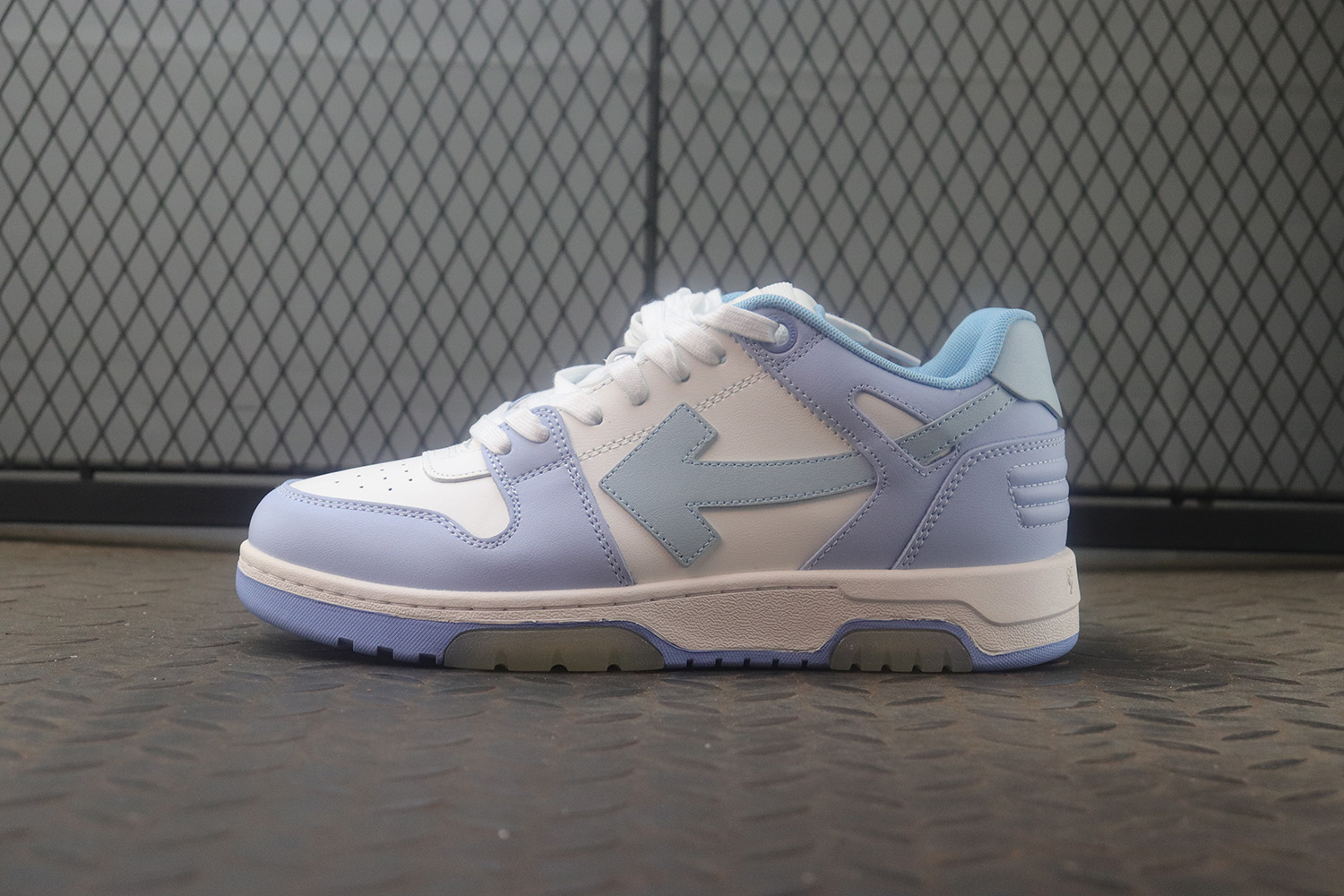 오프화이트 스니커즈