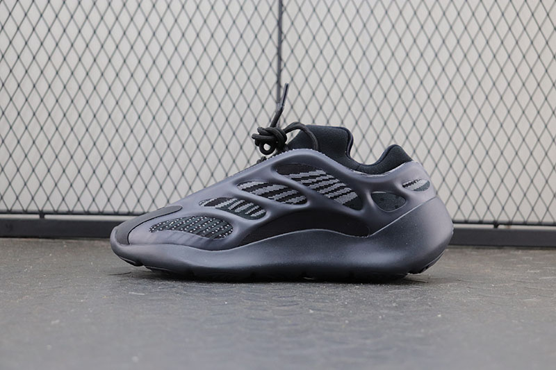 [PK공장]아디다스 이지부스트 700 알바