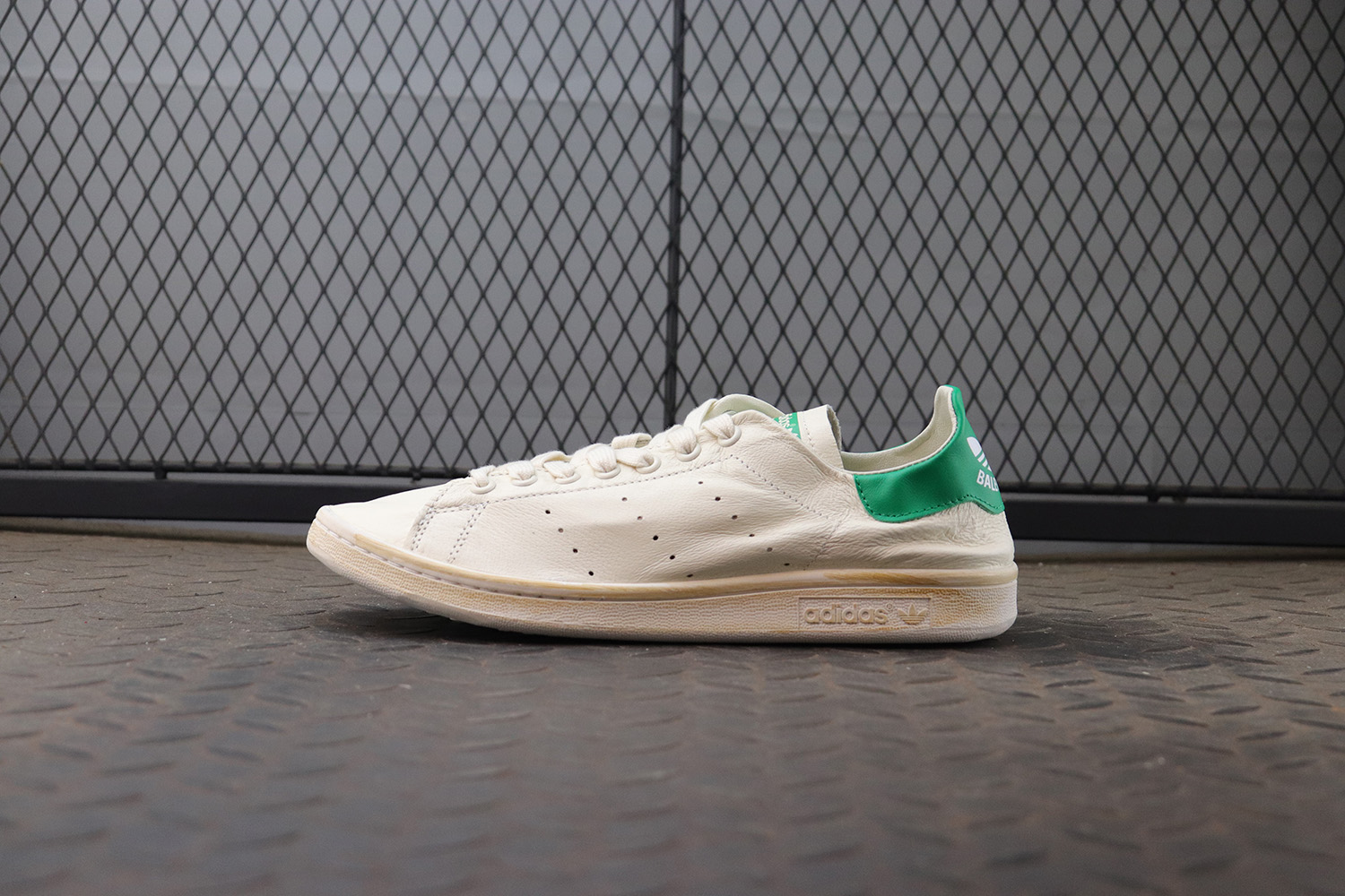 [OK공장](W) 발렌시아가 x 아디다스 스탠 스미스 원아웃 스니커즈 오프 화이트