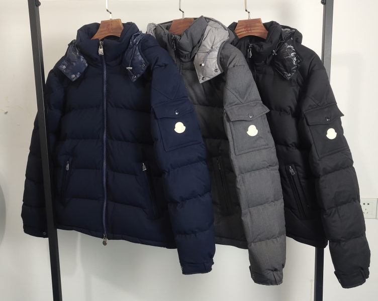 몽클레어 MGNV Cashmere Down Jacket