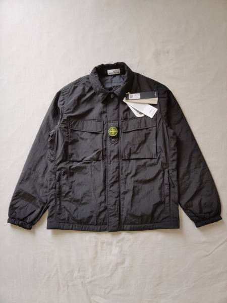 스톤아일랜드 23FW Q8019 나일론 메탈 라이트 패디드 자켓(블랙,네이비,블루,그레이)